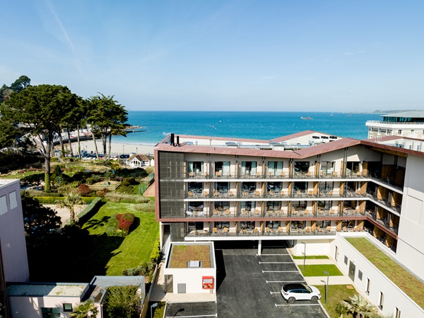 vue panoramique du Roz Marine Thalasso et de l'océan