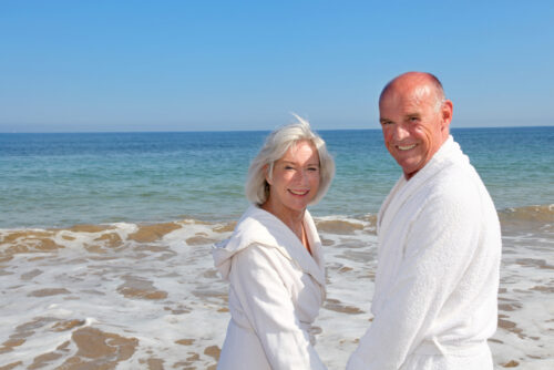 couple en séjour au Roz Marine Thalasso qui profite des soins et de la beauté de Perros Guirec